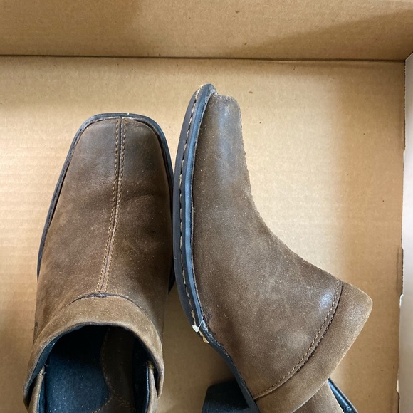 Born Shoes, Size 8 - Picture 2 of 4